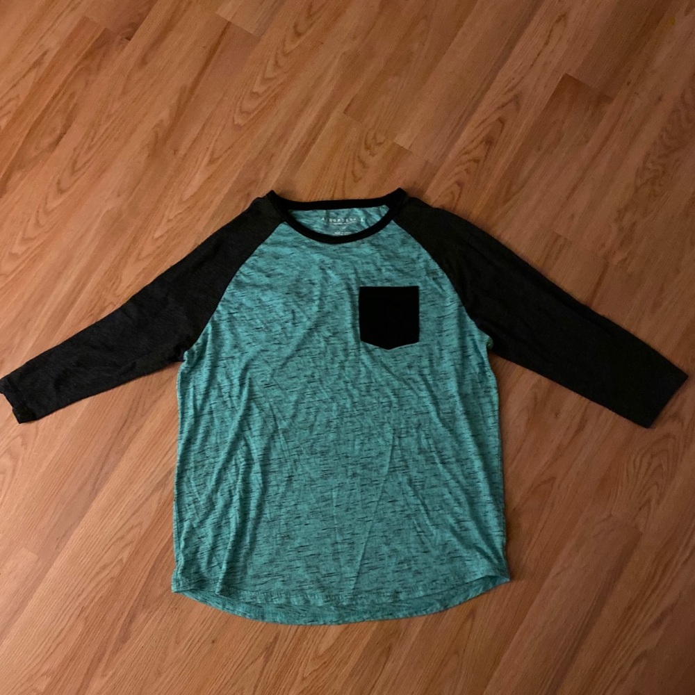 Aeropostale Baseball T-shirt.  Large. Pre-owned
